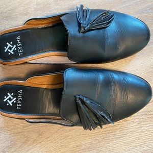 HANDMADE Guatemalan leather slides